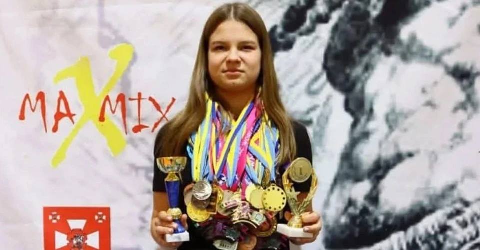 Karyna Bakhur (Kickboxing): A 17-year-old