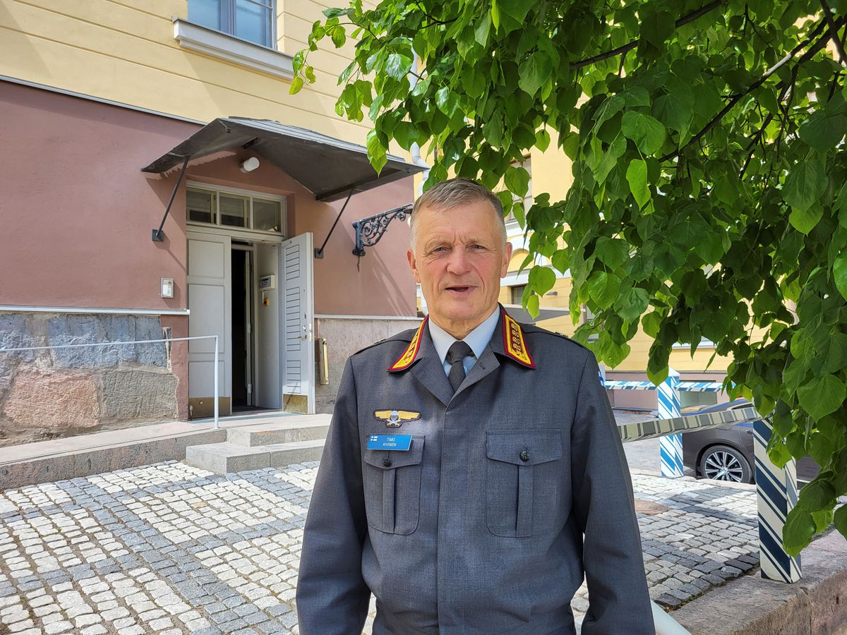 Commander of the Finnish Defense Forces, General Timo Kivinen