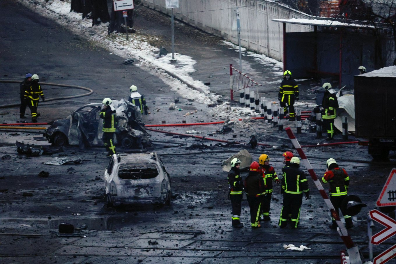 A missile attack aftermath on Kyiv, November 23, 2022. Photo credits: Reuters