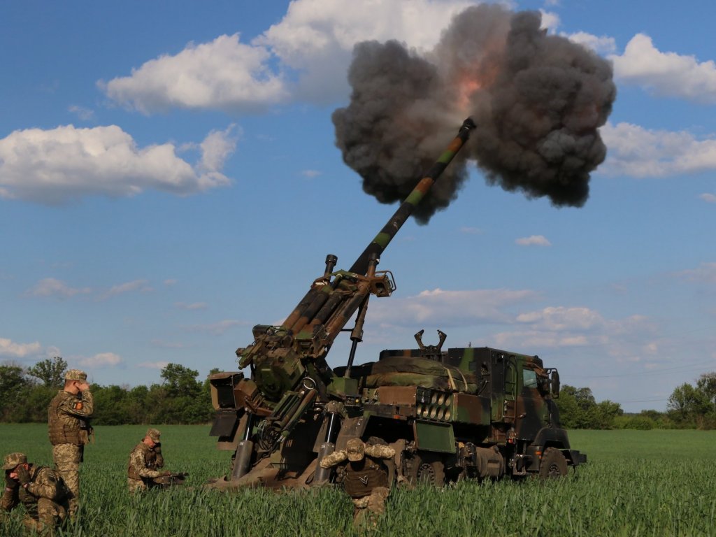 French self-propelled guns on the CAESAR