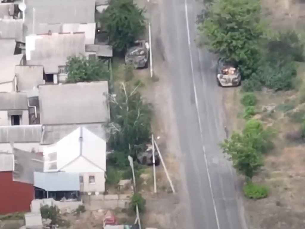 Ukrainian Guardsmen destroyed BMP and  tank