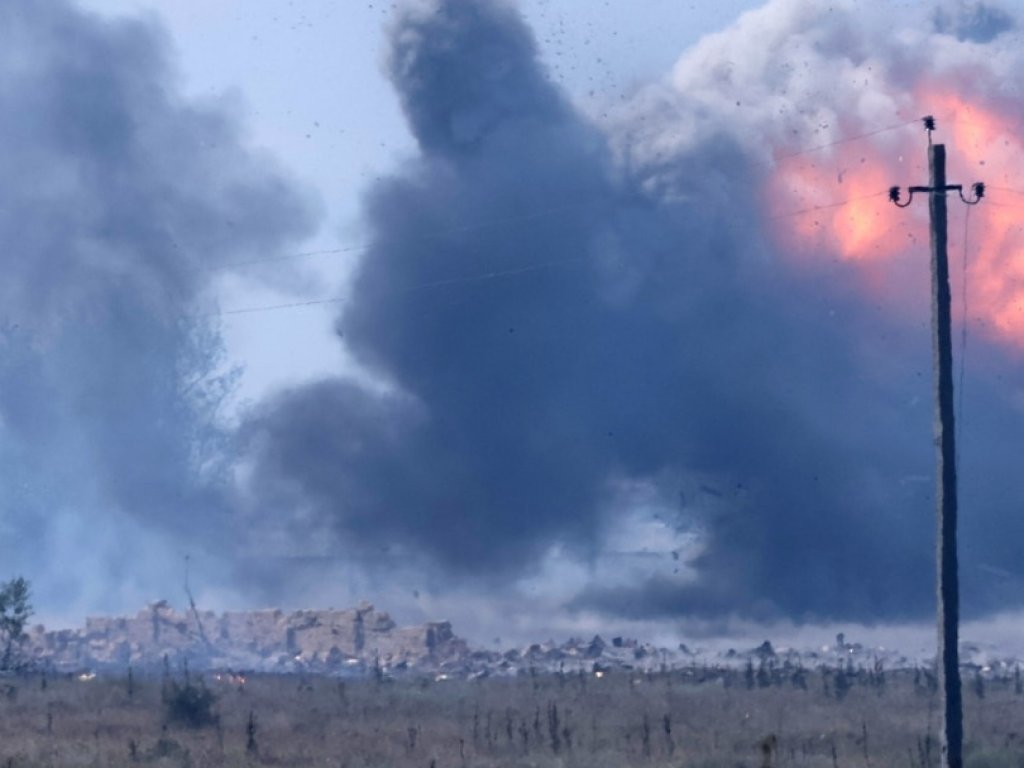 Satellite images show the destroyed Russian base near Dzhankoy