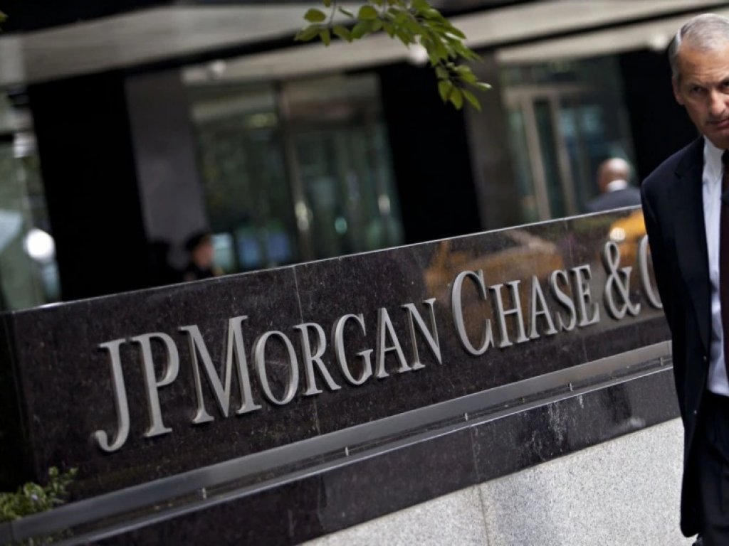 JPMorgan Chase and Goldman Sachs stop trading Russian government debt