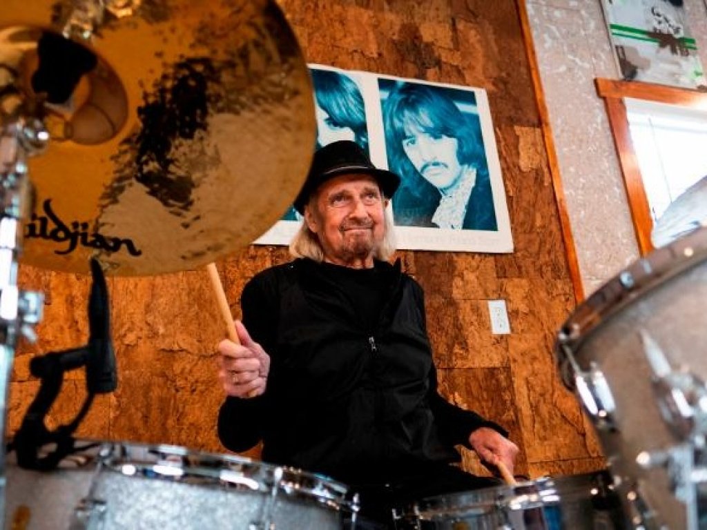 Alan White died at his home in the United States, according to his relatives