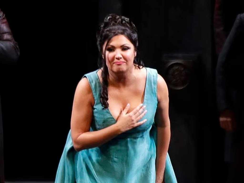 Anna Netrebko has repeatedly been at the center of political scandals. In 2012, she openly supported Vladimir Putin during the Russian presidential elections.