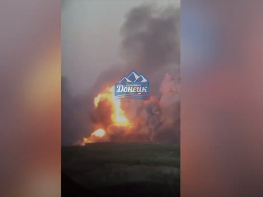 Ammunition explosions at the Russian warehouse in Shakhtarsk, July 2022.