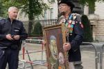 <b>In Poland, a Prominent Russian Opposition Artist Was Gunned Down: The Murder Resembled an Execution</b>
