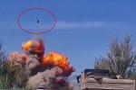 <b>Chinese journalists managed to accidentally film the flight of Russian tank  T-72B3 into space near Mariupol</b>